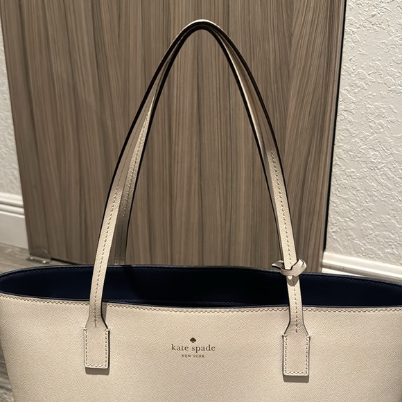 Kate Spade purse - Picture 3 of 8
